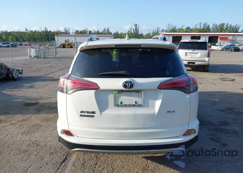 2018 Toyota Rav4 Xle from USA, damaged, VIN JTMWFREV1JJ200110